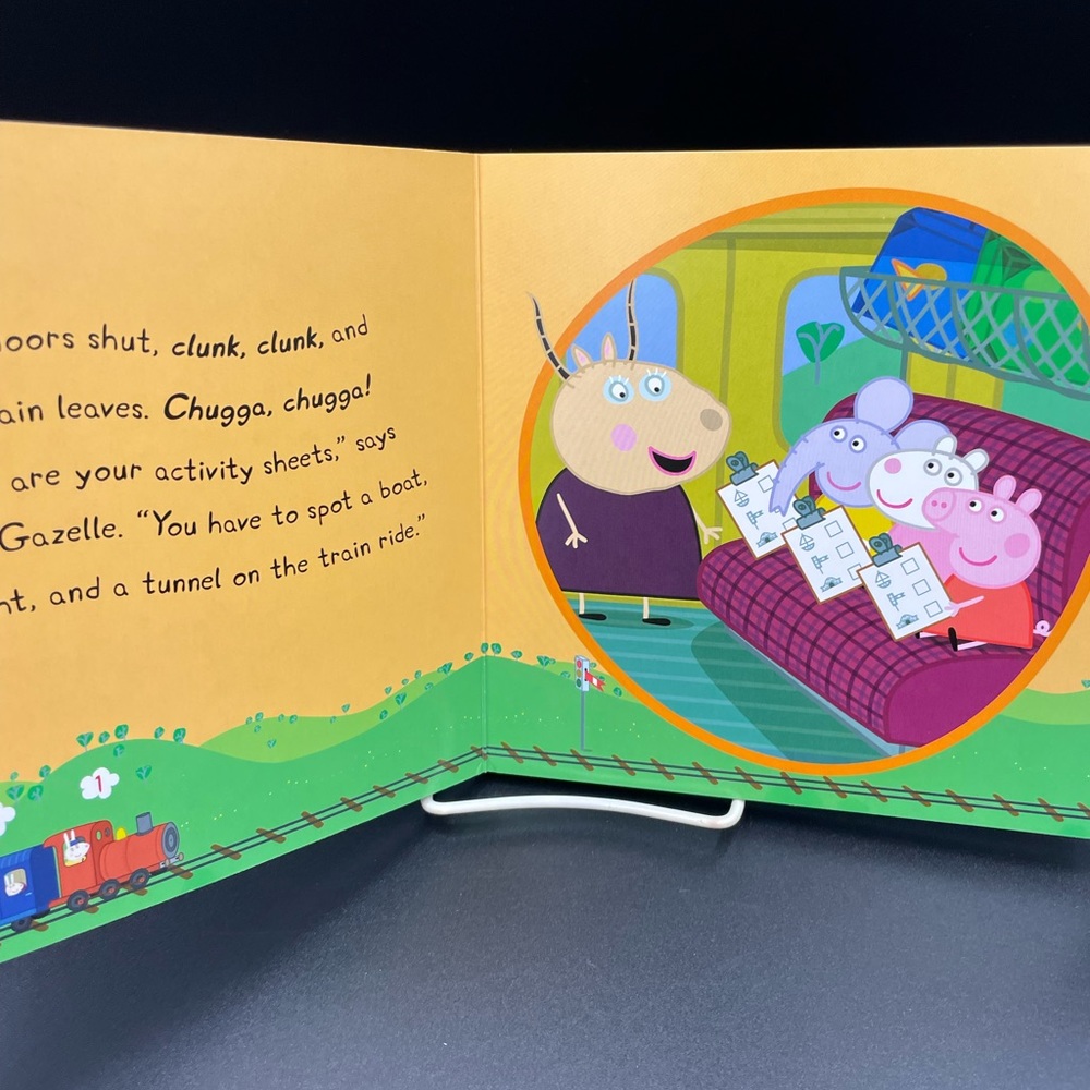Peppa and the Big Train board book for children - Picture 3 of 5